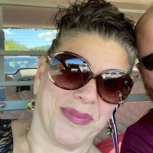 Meet your Posher, Toni